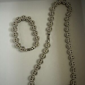 Smiley face link set